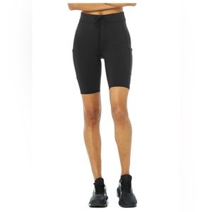 Alo Yoga 9" High-Waist Checkpoint Biker Short - Black, Medium